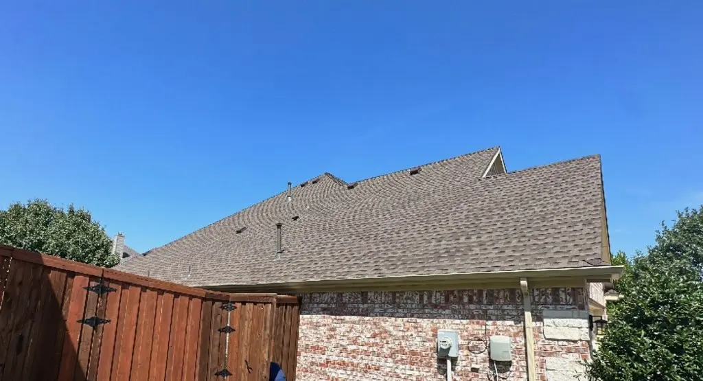 Completed roof replacement project in Delhi